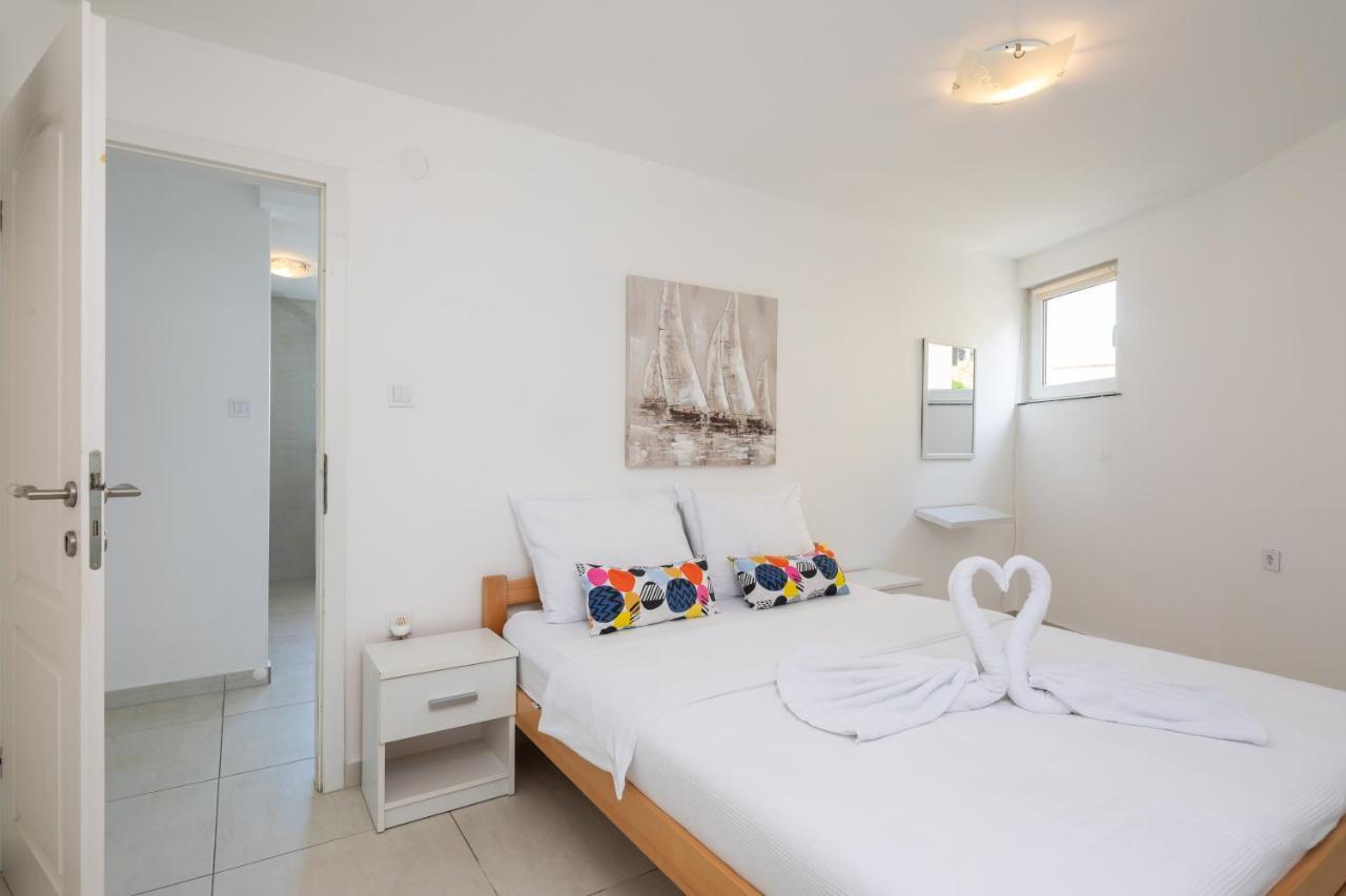 Estella Villa Apartments ロゴズニッツァ エクステリア 写真